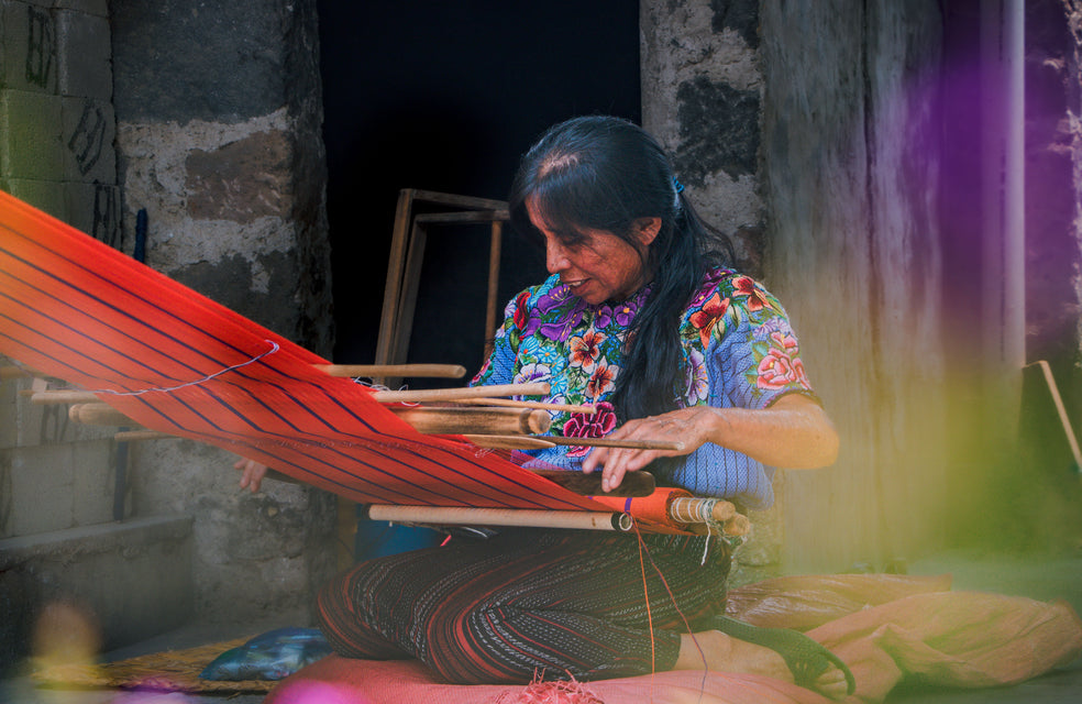 Combining traditional techniques of Santiago Atitlán and under fair trade principles, exquisite products are born in design and functionality under inspirations of the Guatemalan culture.